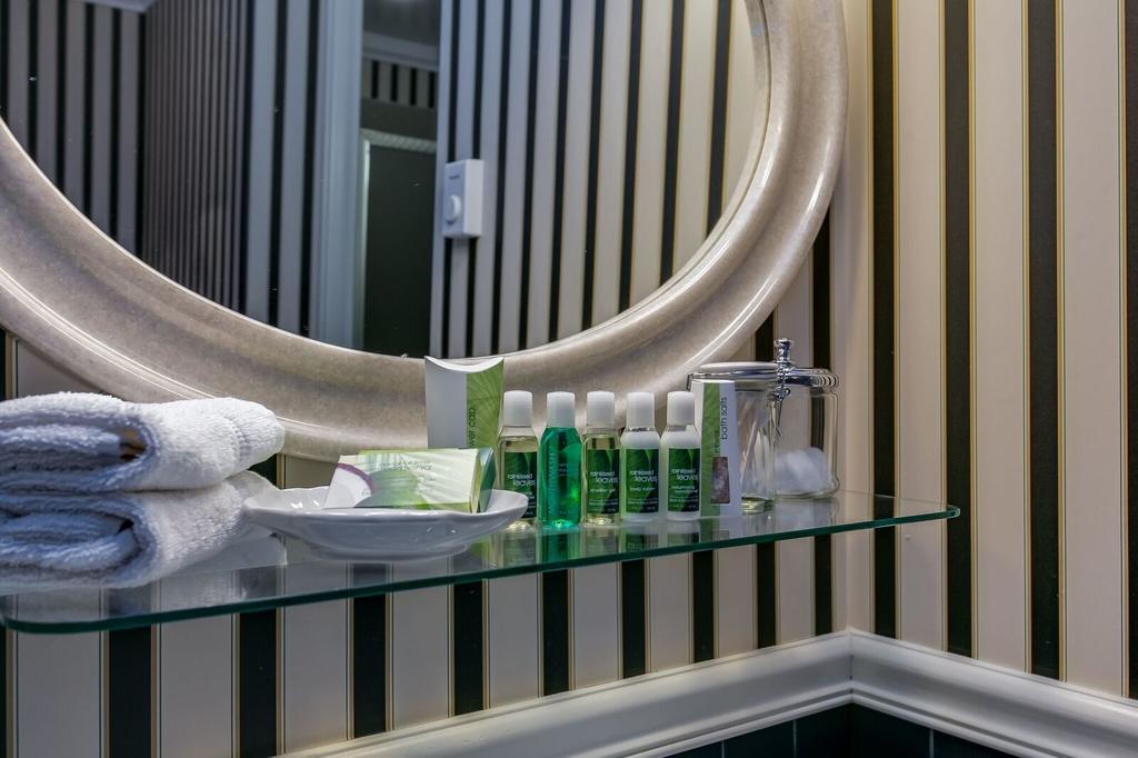 George House Heritage Bed And Breakfast Dildo Екстериор снимка