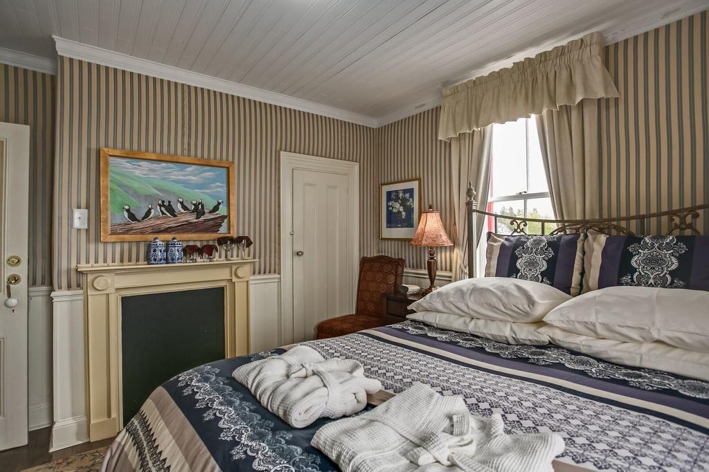George House Heritage Bed And Breakfast Dildo Екстериор снимка