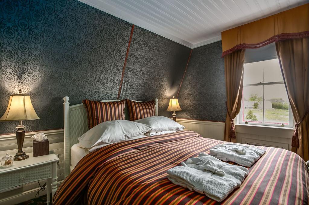George House Heritage Bed And Breakfast Dildo Екстериор снимка