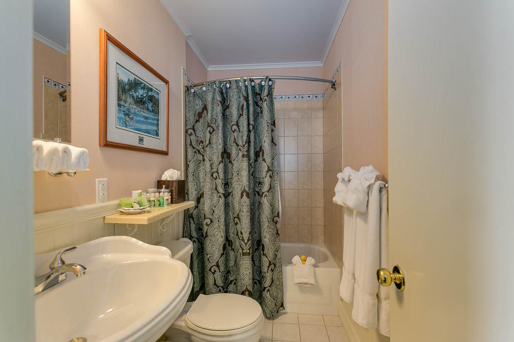 George House Heritage Bed And Breakfast Dildo Екстериор снимка